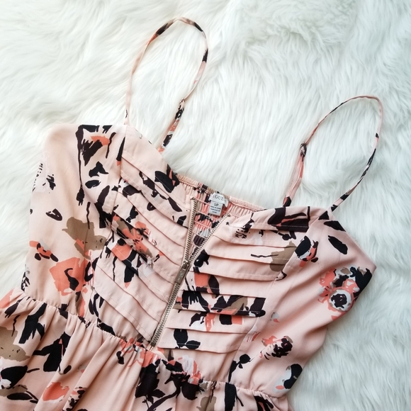 GUESS | Spring Dress - Picture 2 of 4